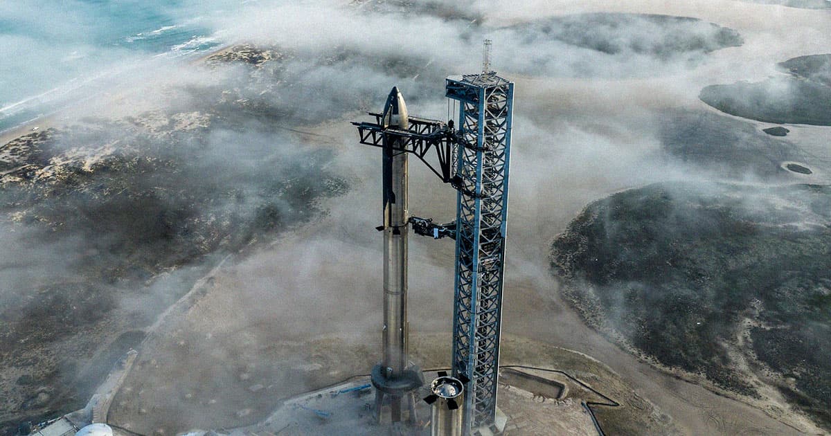 SpaceX' Super Heavy Rocket attached to it's Booster